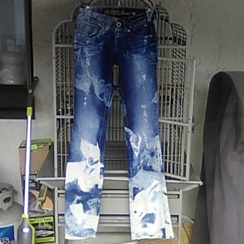 Womens size 23 GUESS jeans LOS ANGELES - Picture 2 of 4